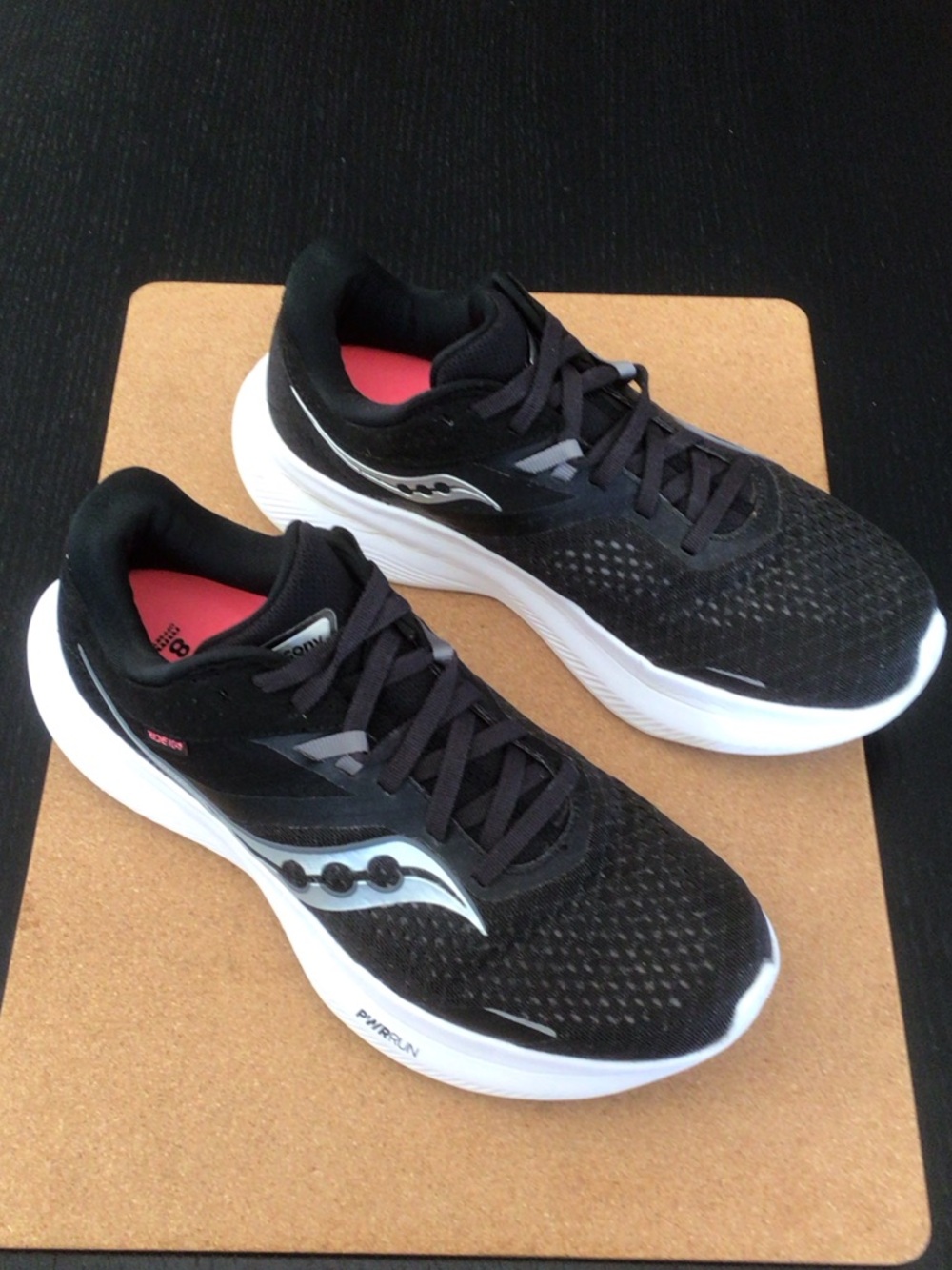 Saucony Women’s Ride 16 size 8 wide